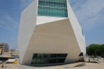 4-33-Worlds-Top-Strangest-Buildings-casa-da-musica.jpg