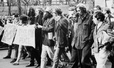 Allen-Ginsberg-protesting-008.jpg Allen-Ginsberg-protesting-008.jpg