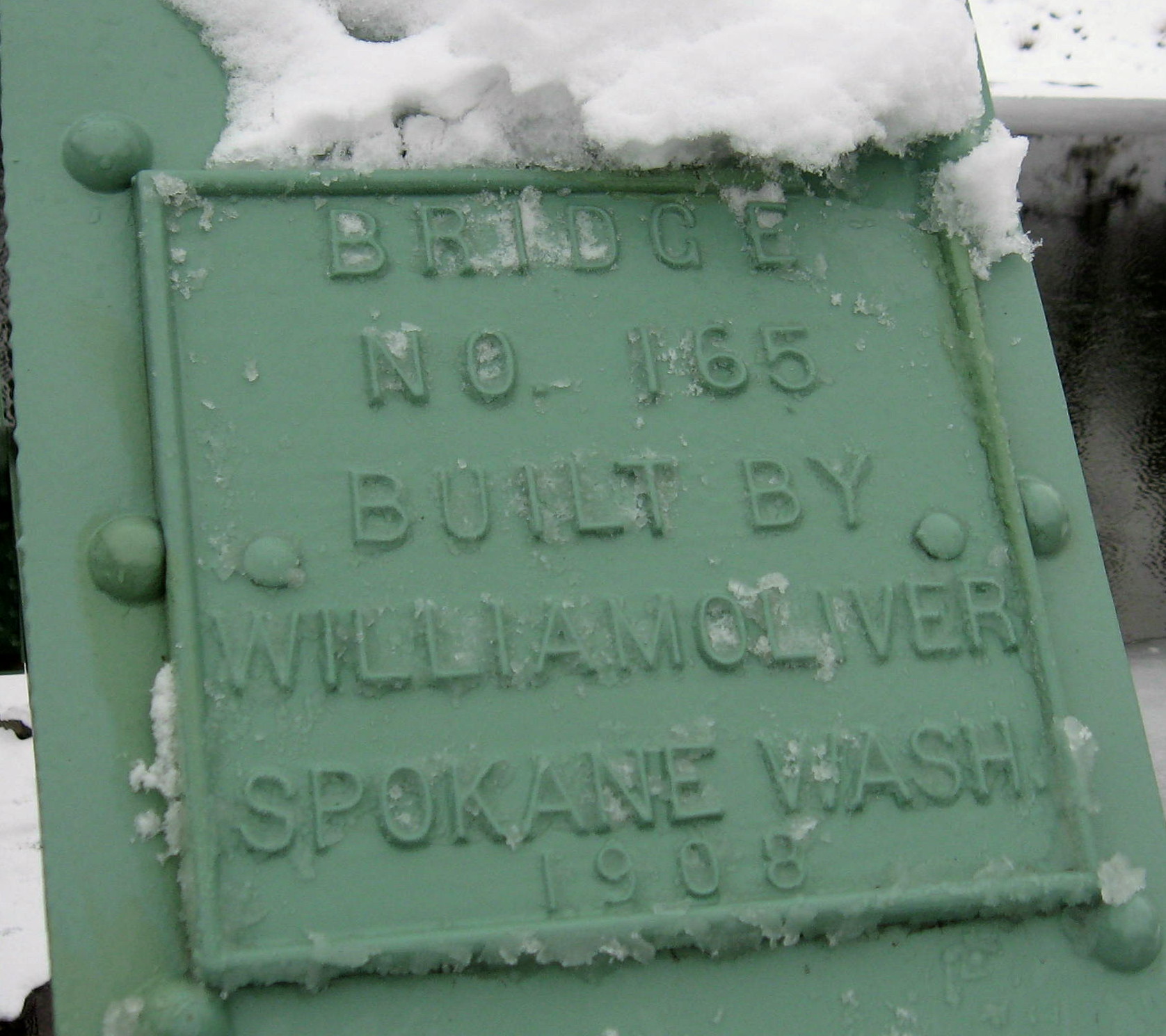 Curlew_bridge_number_165_plaque.jpg